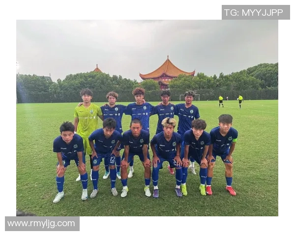 中国足球队员身材特点分析与训练方法探讨促进运动表现提升